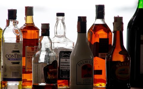 酒精在肝脏的代谢过程