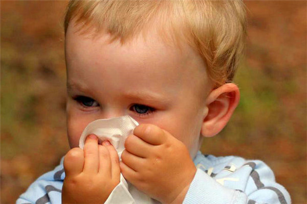 常受鼻塞困扰 中医按摩轻松缓解鼻炎