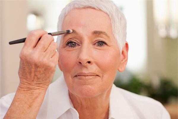 老人也要注重“面子”问题 按摩三方法帮你延缓衰老