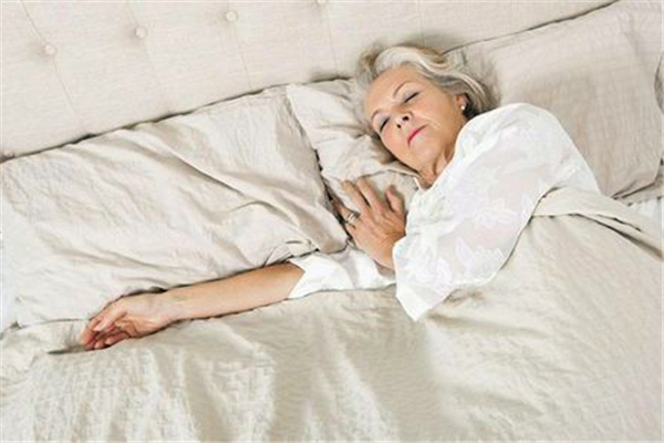老人嗜睡非好事 可能是痰湿体质
