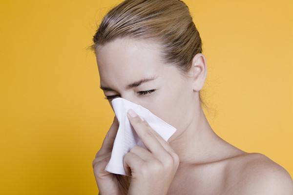 换季每10人有1人得过敏性鼻炎 常用冷水洗鼻可预防