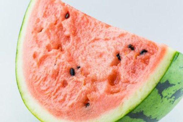 夏季不能多吃西瓜的3个原因