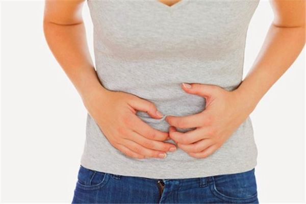 腹部胀大当心子宫肌瘤 女性小腹坠胀疼痛要警惕