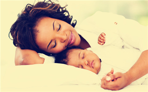 【母亲乳房孩子为何爱】孩子为何摸着乳房睡觉