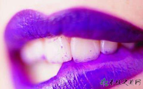 嘴唇发紫是怎么回事