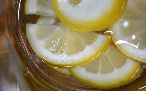 柠檬水的功效与禁忌