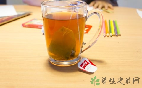 怎样区分红茶和绿茶_红茶和绿茶怎么区别