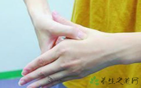 咳嗽嗓子疼按什么穴位