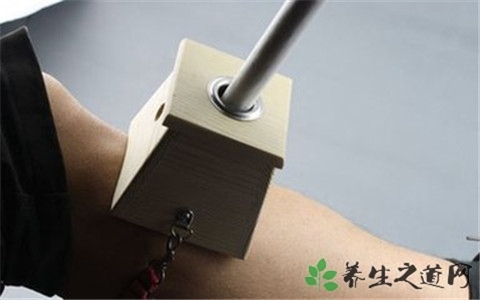 舌苔厚白有齿痕能艾灸什么穴位