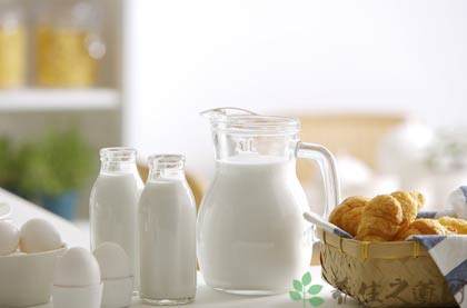 牛乳的功效与作用_牛乳的药用价值