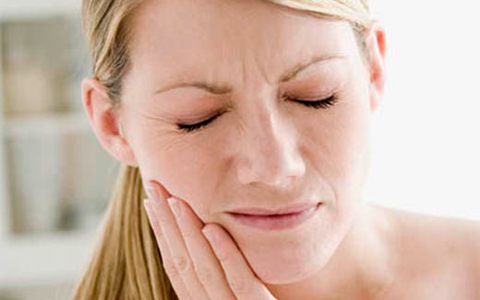 口腔溃疡症状有哪些