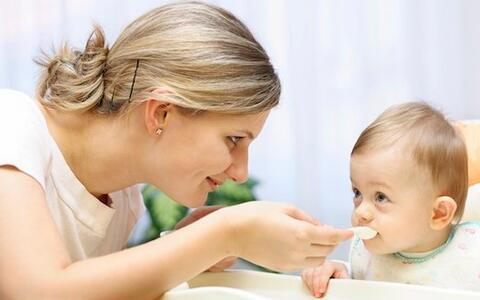 婴儿急性胃炎饮食上怎么处理
