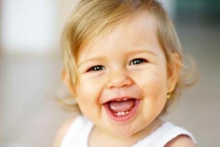 妈妈必知：婴儿在长牙期有什么表现？