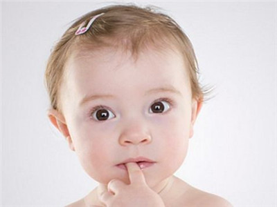 10个月宝宝不出牙怎么办？宝宝出牙慢的原因