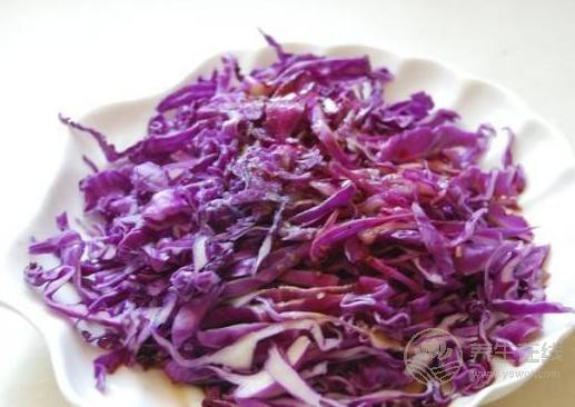 经常用来做沙拉的紫甘蓝，它有什么营养和功效