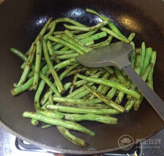 豆角炖肉制作方法？