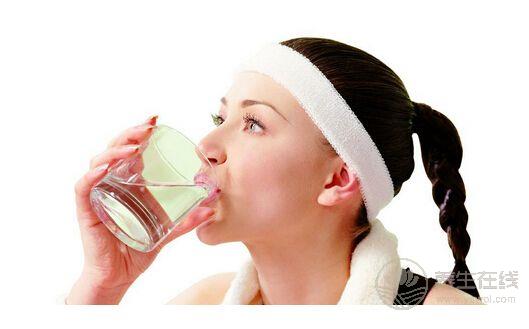 喝水怎么喝才能更有利于健康呢