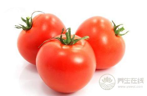 吃西红柿当心两件事：这样吃可能会中毒