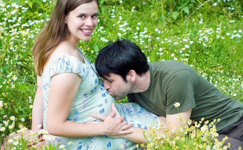 怀孕的女人啥时候不能行房?