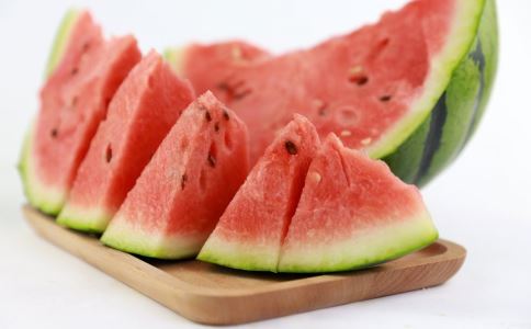 夏季这六类人最好少吃西瓜