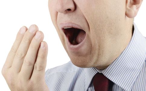 口臭的原因有哪些 哪些原因会引起口臭 口臭如何治疗