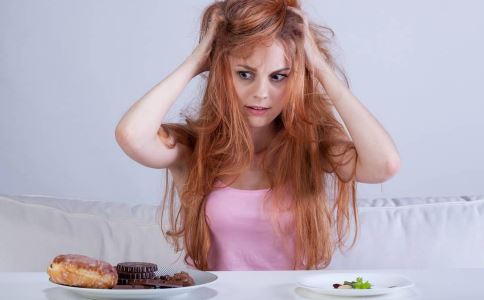 女人过度节食的危害 如何健康节食减肥 节食会对身体有什么危害
