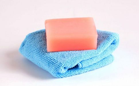 使用潮湿的肥皂会让你感染疾病