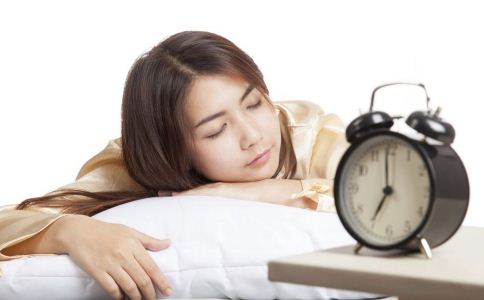 睡多久比较好 怎么提高睡眠质量 吃什么可以睡得更好
