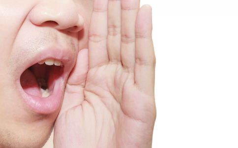 口臭的原因有哪些 哪些原因会引起口臭 口臭如何治疗