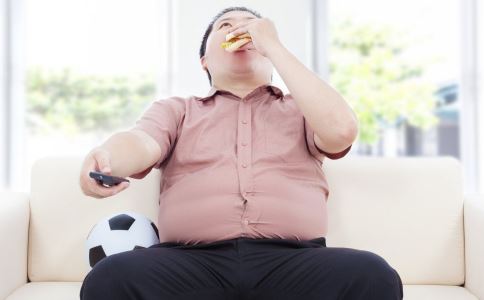 久坐中年人更容易肥胖 推荐办公室里的减肥操