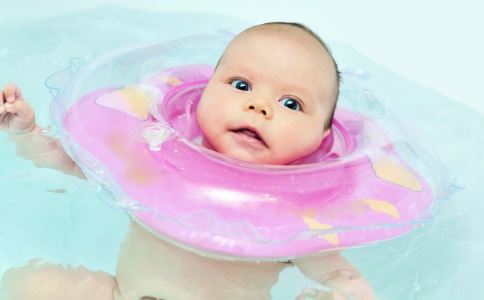 游泳可以开发宝宝智力