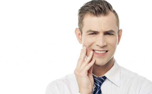 口腔溃疡怎么护理 口腔溃疡如何治疗 治疗口腔溃疡的方法