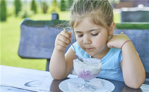 喜爱及幼儿要补钙吗 夏季幼儿要注意什么 幼儿在夏天要预防哪些疾病