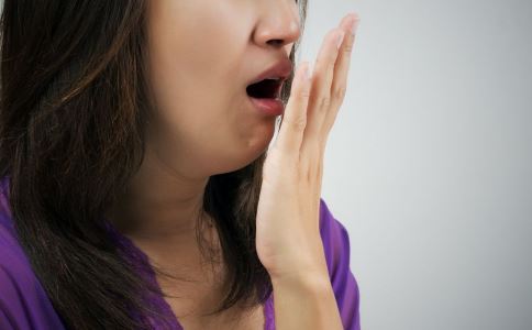 口臭的原因是什么 口臭怎么办 快速去除口臭的方法