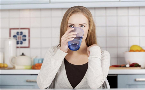 喝水特别提醒 10种人怎么喝水最健康