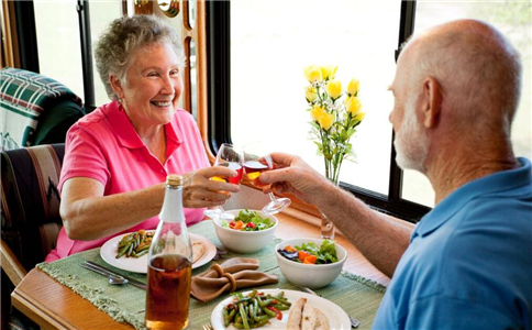 老人饭后四件事有助于消化