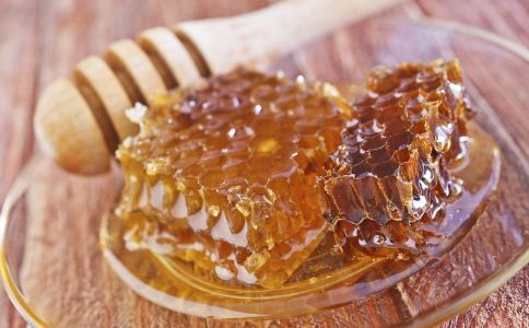 怎么辨别天然蜂蜜 蜂蜜要放冰箱吗