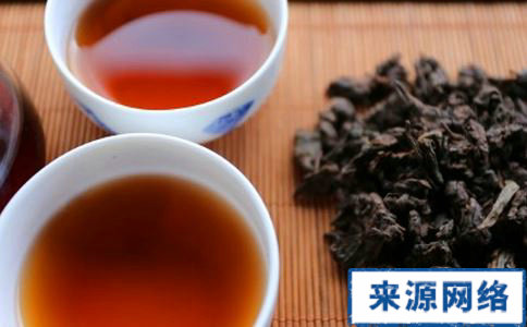 黑茶泡水喝的禁忌 黑茶泡水喝的功效 黑茶