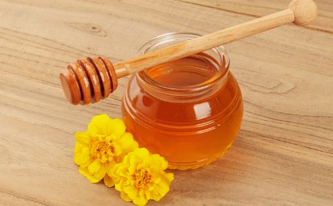 自制蜂蜜柚子茶 自制蜂蜜柚子茶的做法 如何自制蜂蜜柚子茶