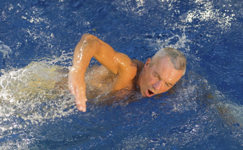 男性游泳可以减少前列腺的发病率