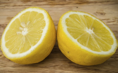 蜂蜜柠檬水可以美白防辐射 蜂蜜柠檬水怎么做 蜂蜜柠檬水如何防辐射