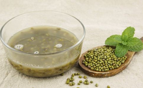 绿豆汤的功效 绿豆汤的功效与作用 绿豆汤功效