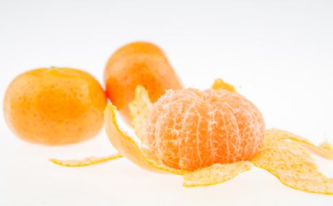 如何吃橘子不上火 吃橘子的注意 怎么吃橘子