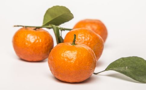 秋季吃橘子 吃橘子的好处 吃橘子的注意