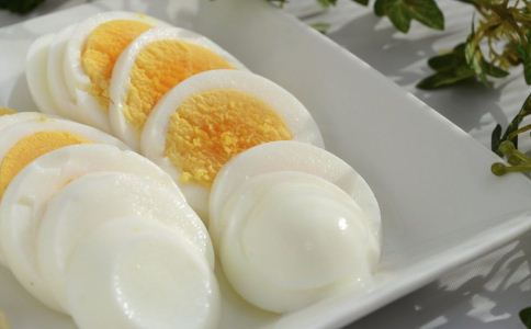 鸡蛋营养高 五类人不宜吃