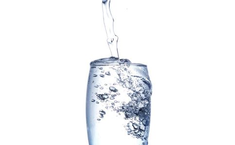 喝水的好处 喝水能治疗哪些毛病 喝水的治病功效