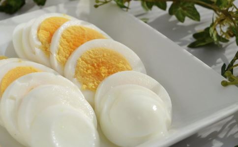 上班族吃鹌鹑蛋的好处 鹌鹑蛋的营养 吃鹌鹑蛋可以补脑吗