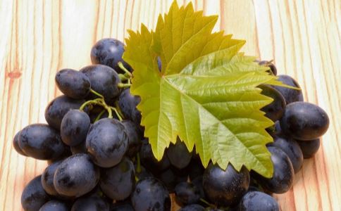 吃葡萄 吃葡萄的禁忌 吃葡萄要注意哪些