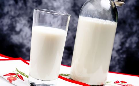 喝牛奶的注意 喝牛奶的禁忌 怎么样喝牛奶才是健康
