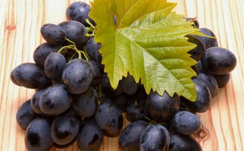多吃葡萄有助保护肝脏